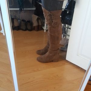 Over the knee suede muave color boots